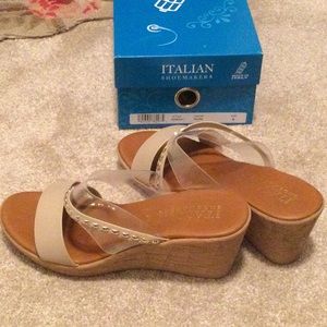 Italian Shoemakers Marcia-1 wedge size 8